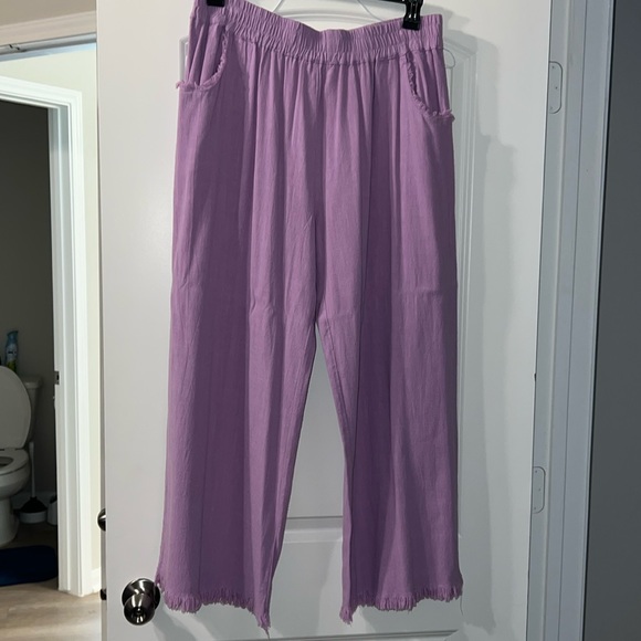 Umgee Kimberly frayed hem pants NWT - Picture 1 of 2